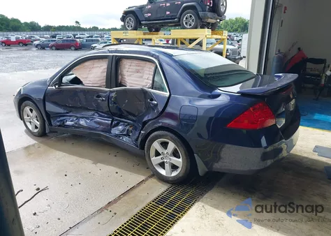 2006 Honda Accord 2.4 Ex z USA, uszkodzony, nr VIN 1HGCM56706A082013